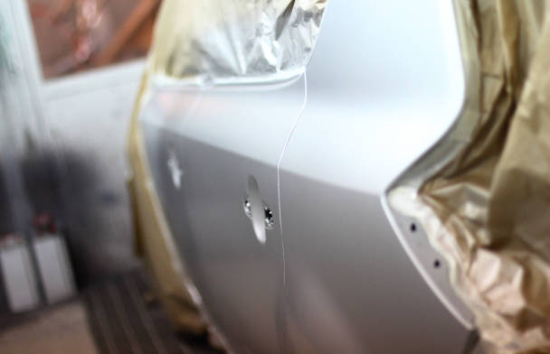 preparation-for-painting-cars-picture-id871327308.jpg