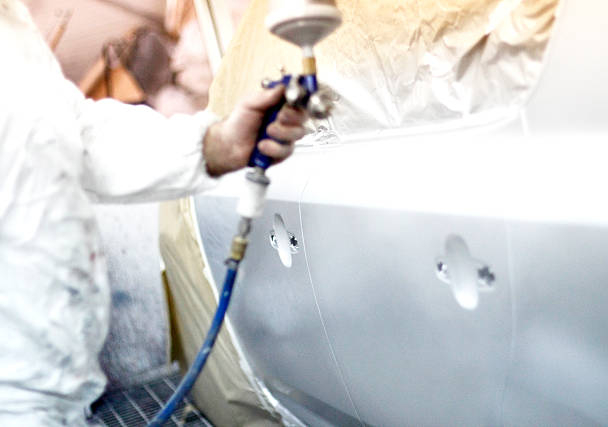 spraypainting-picture-id512807612.jpg